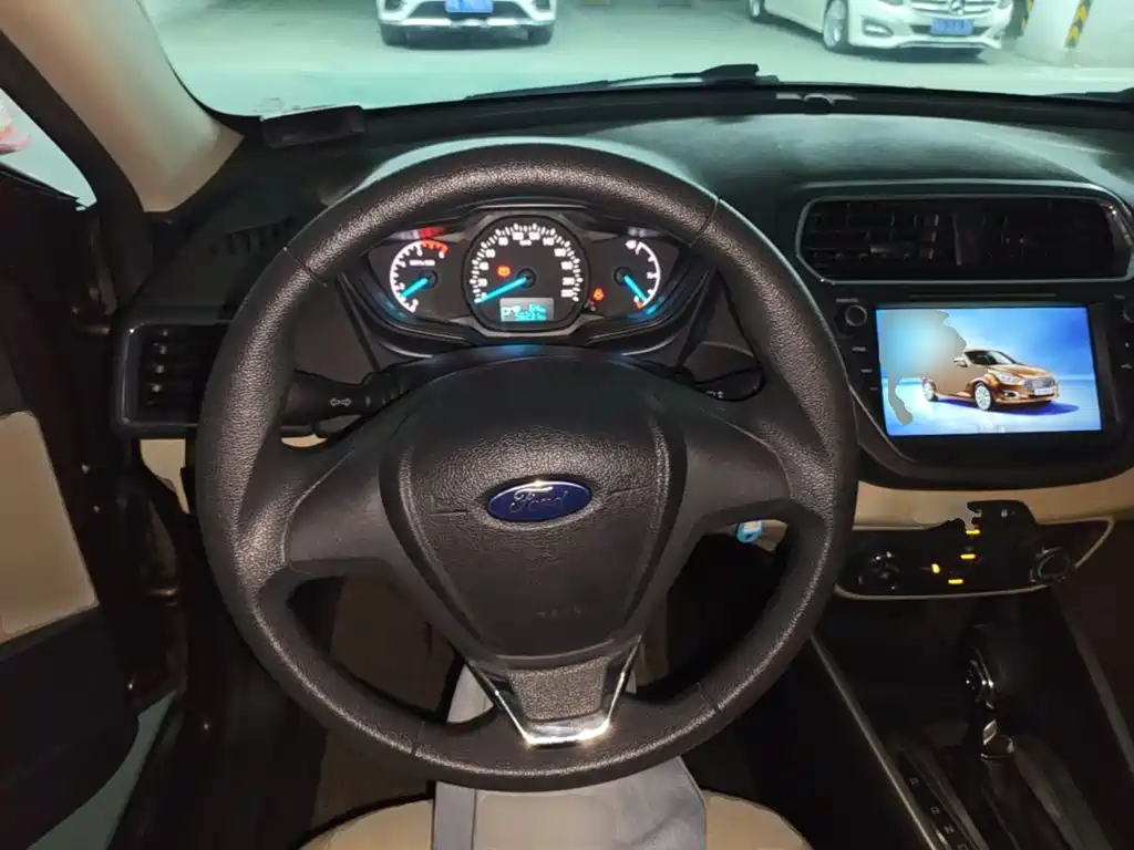 Ford Escort — миниатюра 11