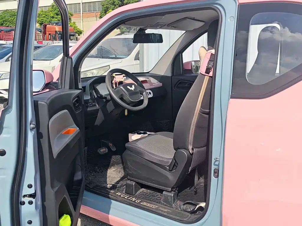 Wuling MINIEV — миниатюра 9