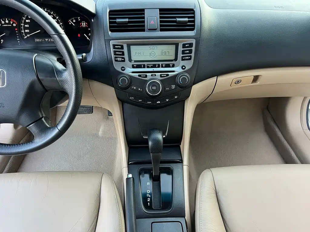 Honda Accord — миниатюра 7