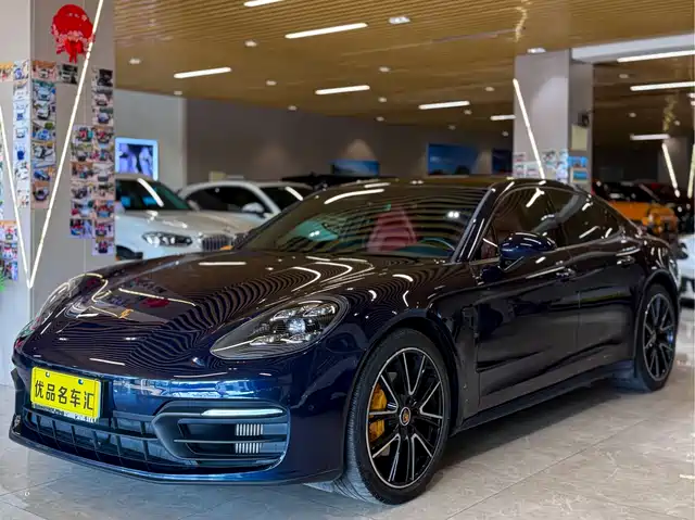 PORSCHE PANAMERA