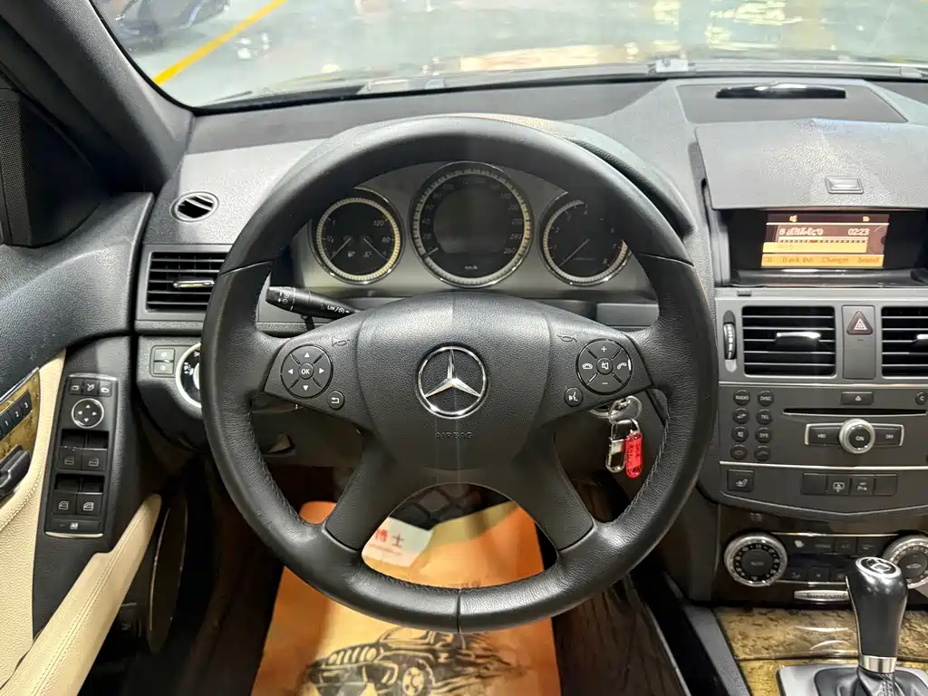 Mercedes-Benz C-Class — миниатюра 13