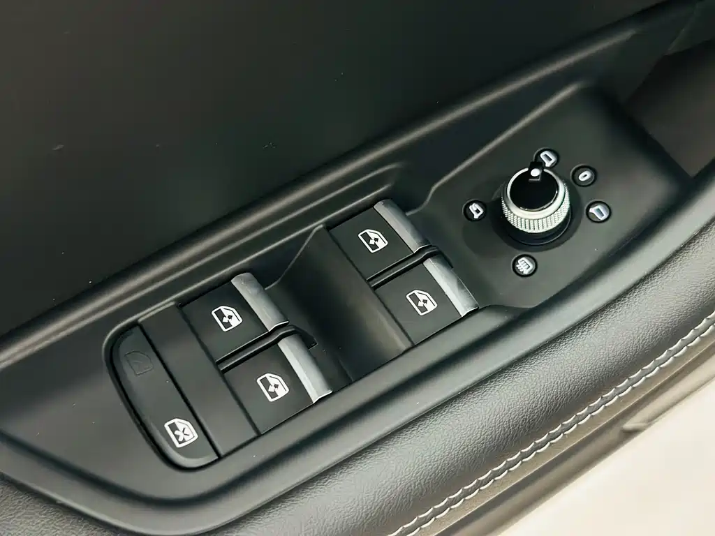 Audi A4L — миниатюра 12