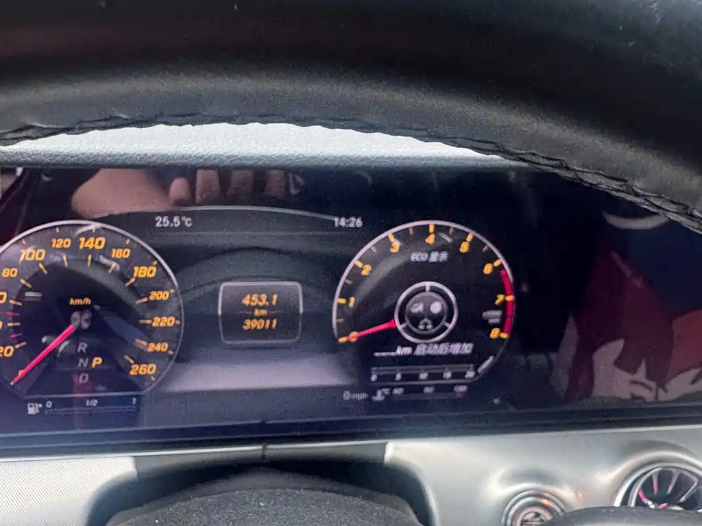Mercedes-Benz E-Class (Import) — миниатюра 4