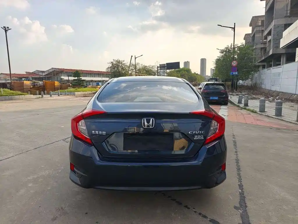 Honda Civic — миниатюра 4