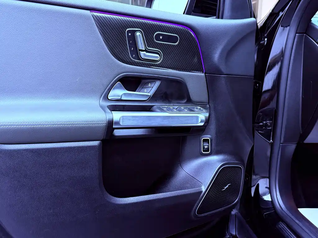 Mercedes-Benz GLB AMG — миниатюра 8
