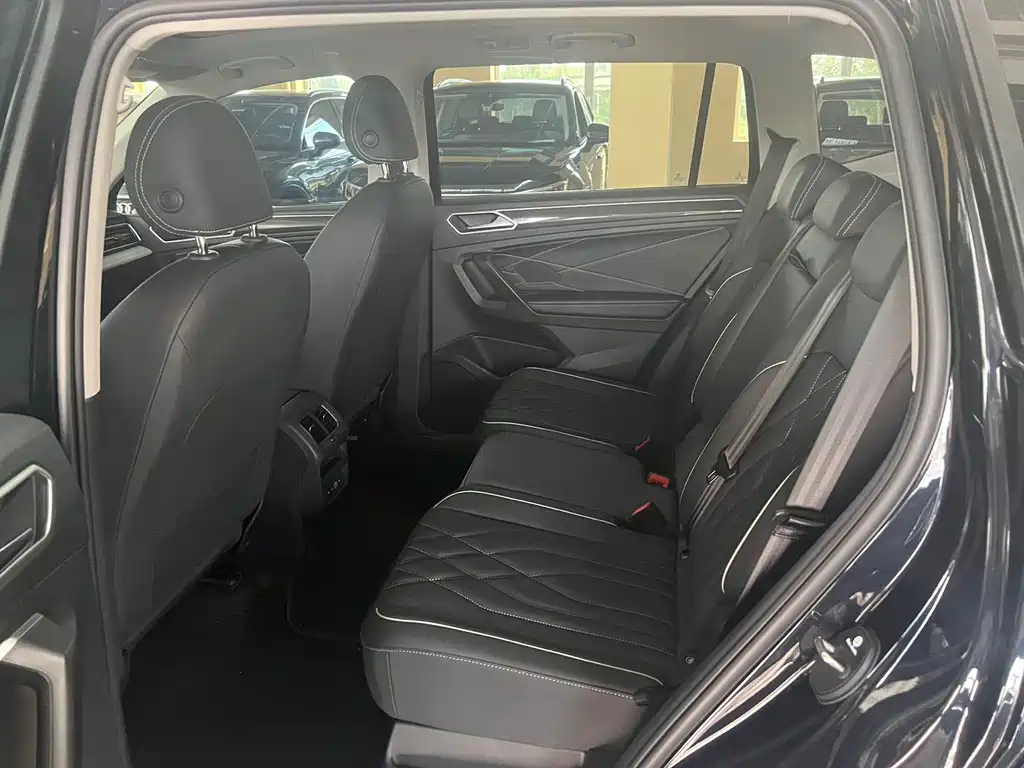 Volkswagen Tiguan L — миниатюра 11