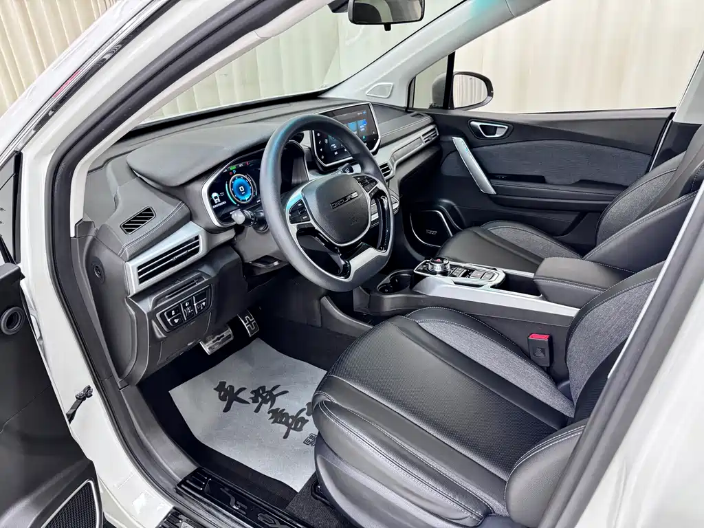 BAIC EX3 — миниатюра 4