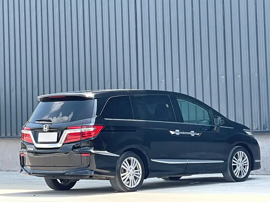 Honda Elysion — миниатюра 6