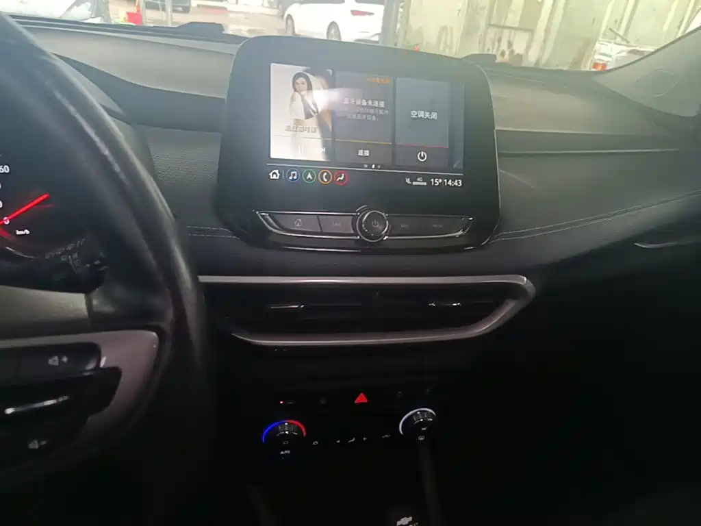 Chevrolet Trax — миниатюра 13