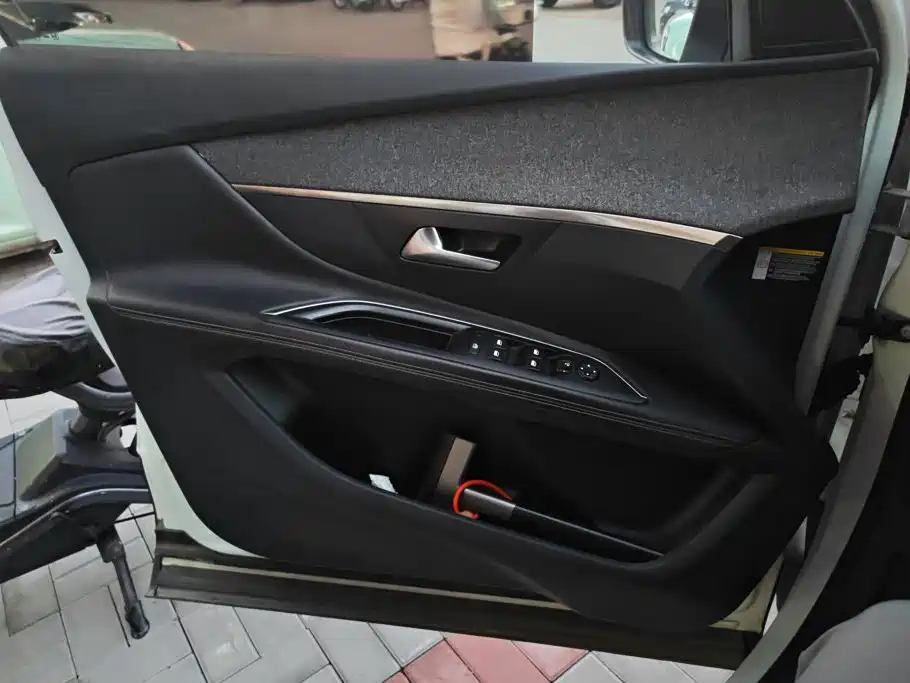 Peugeot 4008 — миниатюра 7