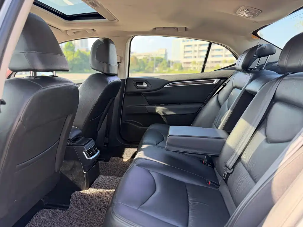 Citroen C4L — миниатюра 10