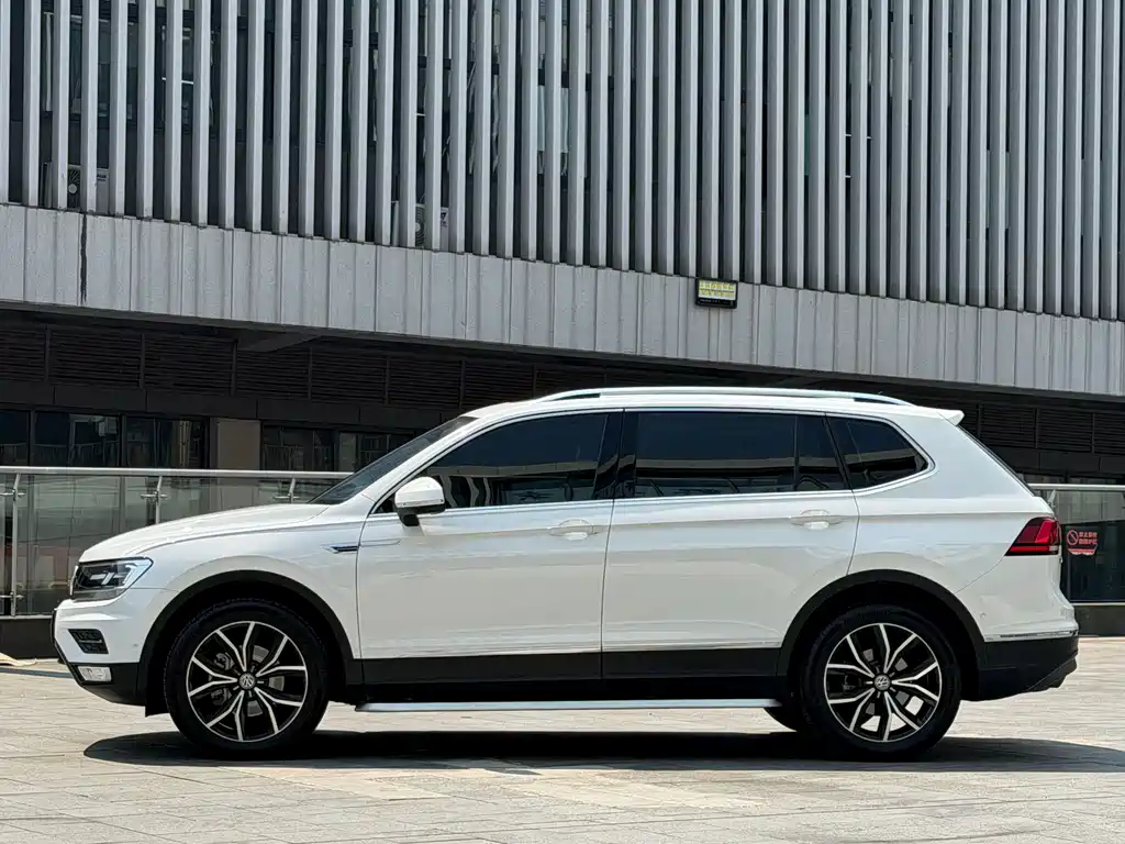 Volkswagen Tiguan L — миниатюра 7
