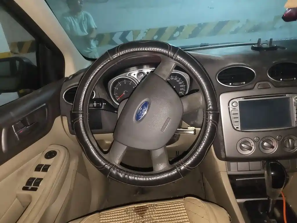 Ford Focus — миниатюра 11