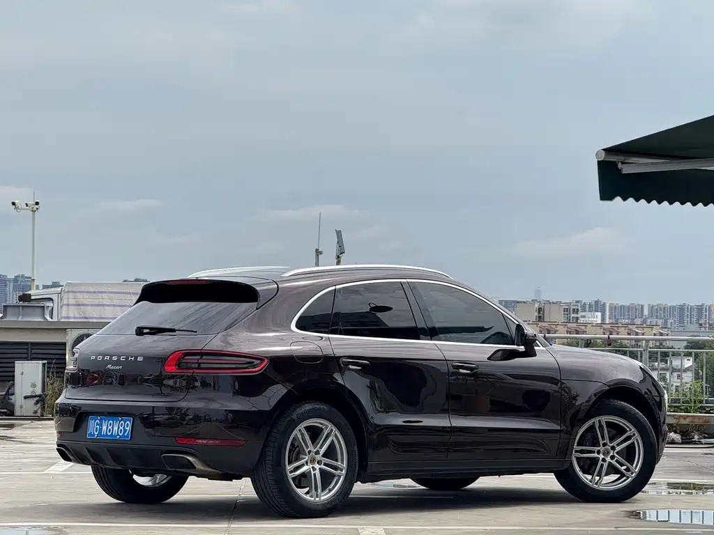 Porsche Macan — миниатюра 5