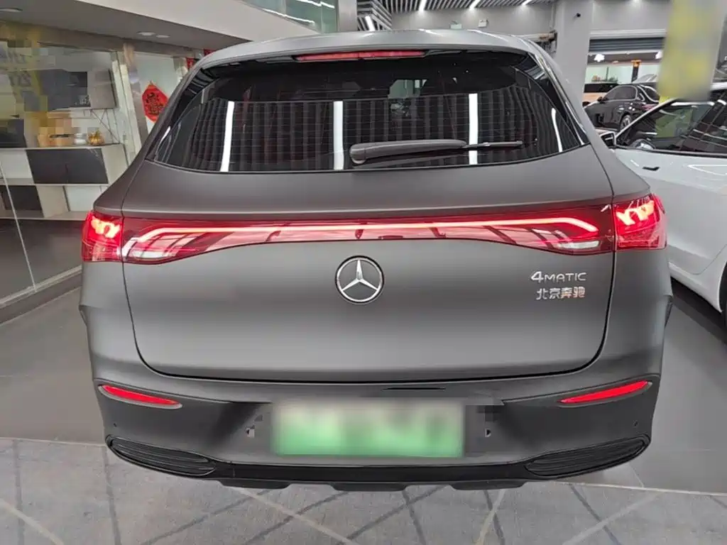 Mercedes-Benz EQE SUV — миниатюра 6