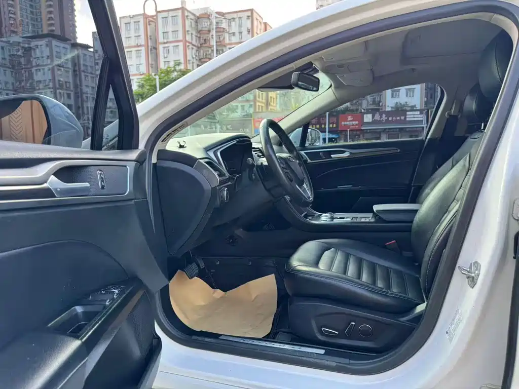Ford Mondeo — миниатюра 8