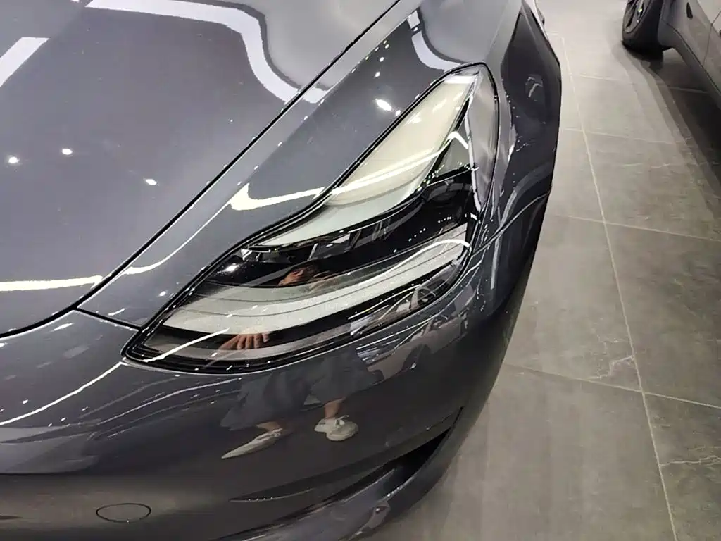 Tesla Model 3 — миниатюра 24