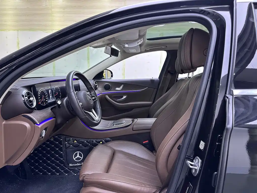 Mercedes-Benz E-Class — миниатюра 11