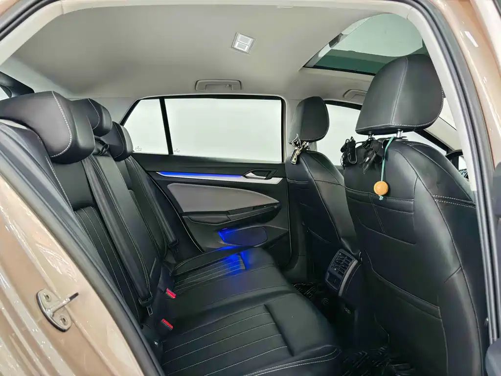 Volkswagen Golf — миниатюра 25