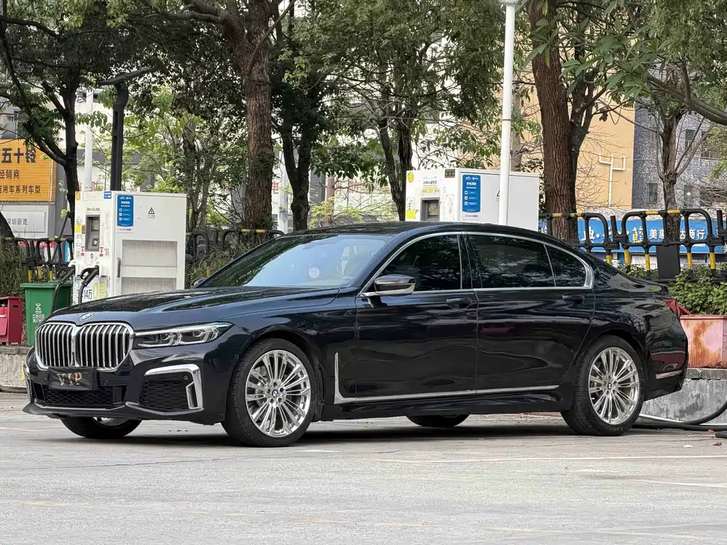 BMW 7 Series — миниатюра 2