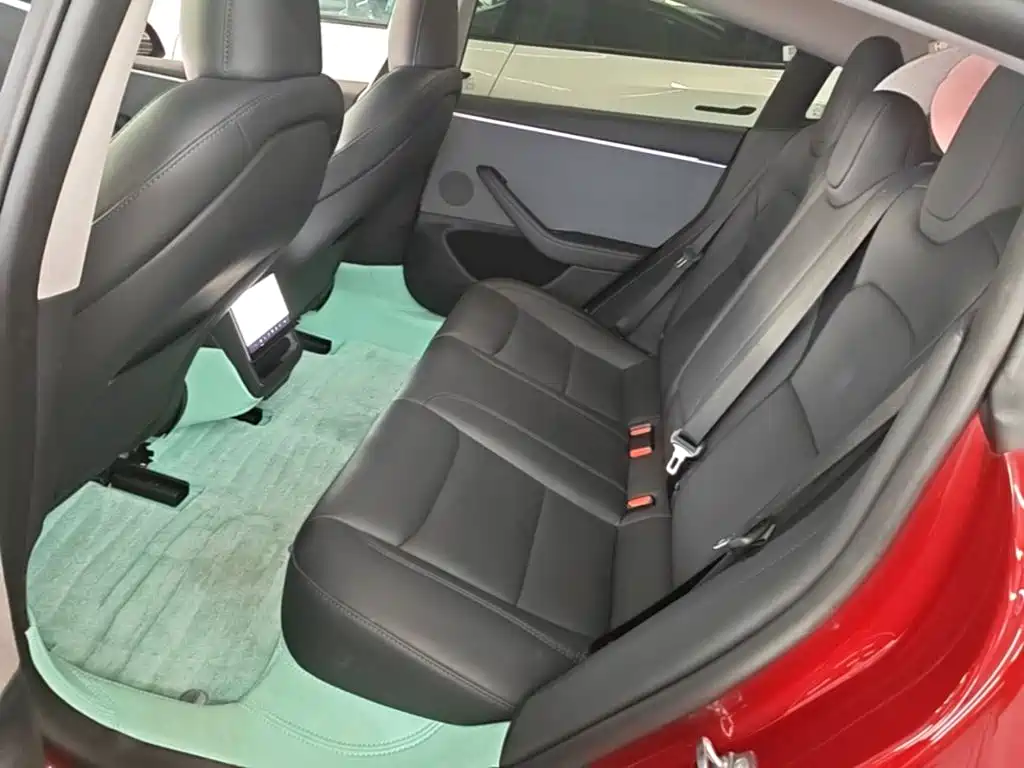 Tesla Model 3 — миниатюра 17