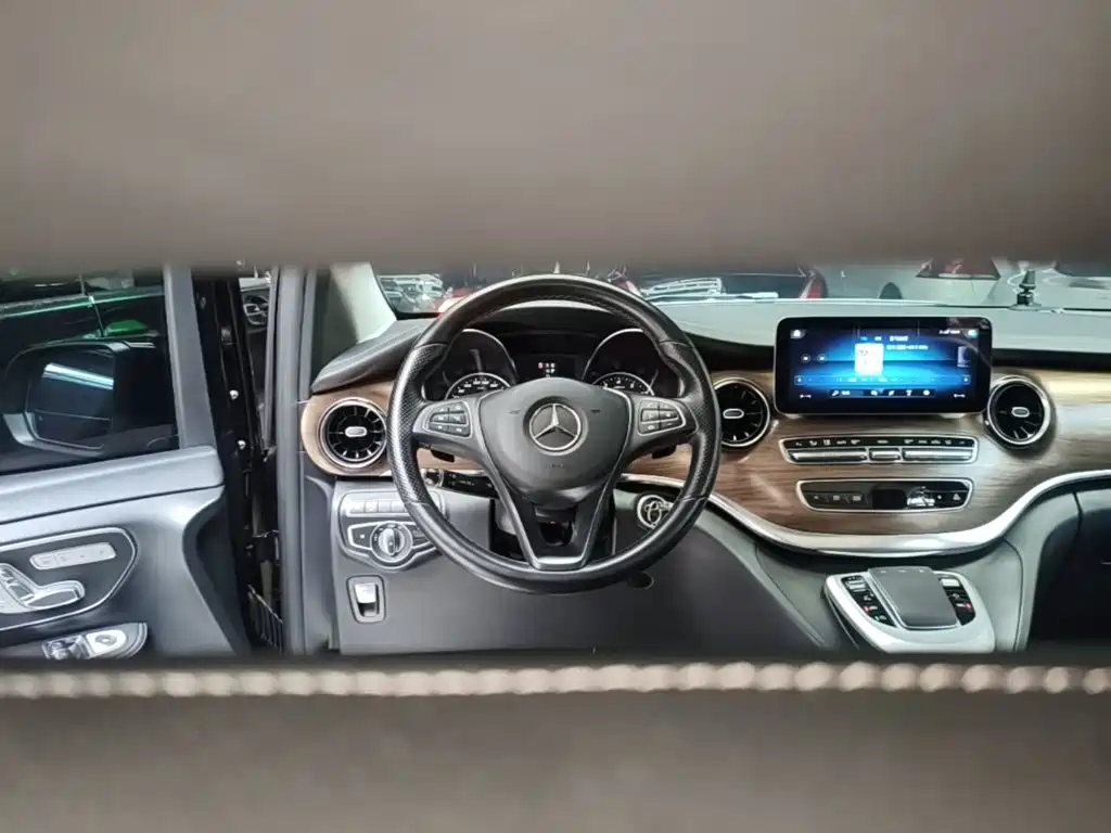 Mercedes-Benz V-Class — миниатюра 11