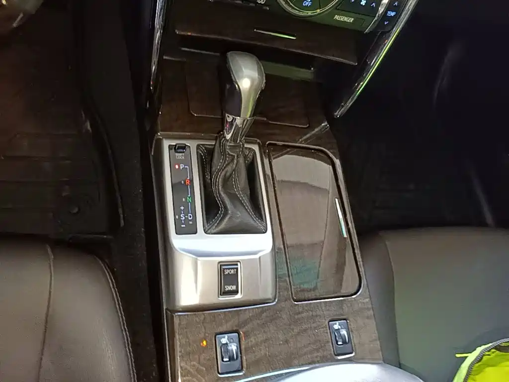 Toyota Reiz — миниатюра 14