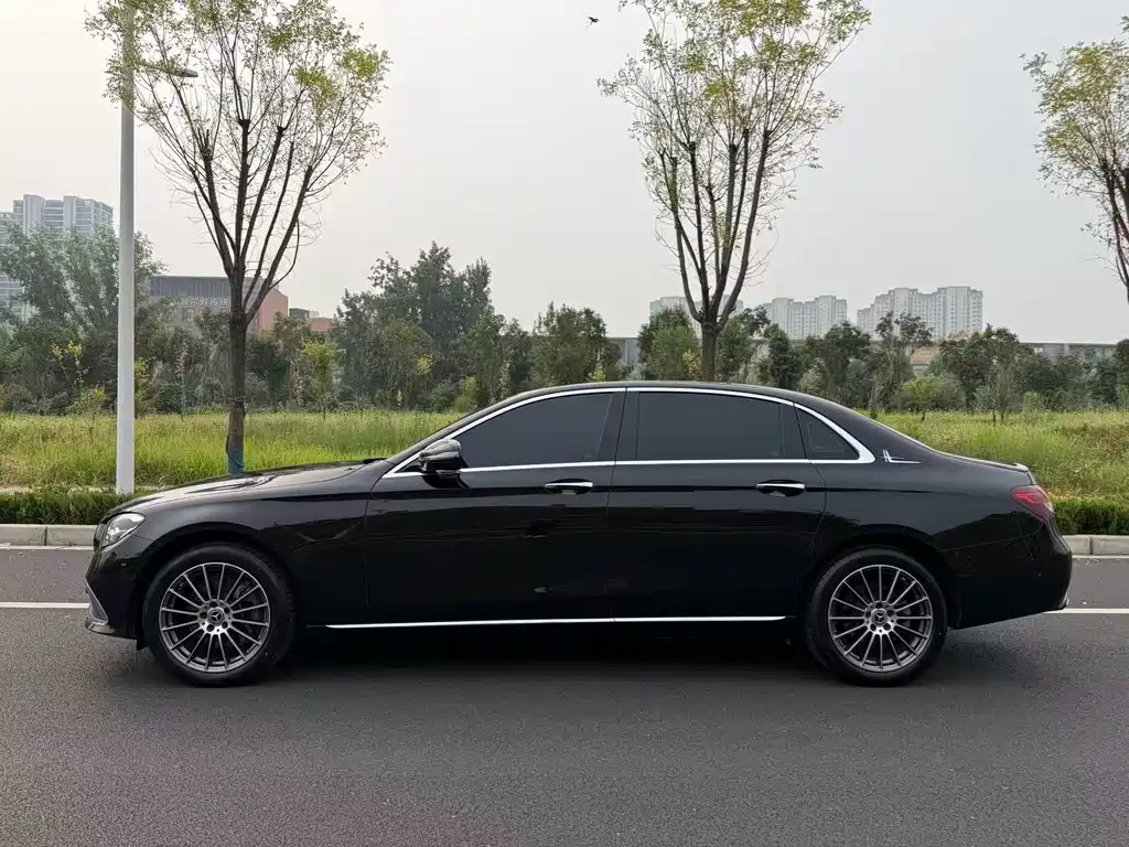 Mercedes-Benz E-Class — миниатюра 23