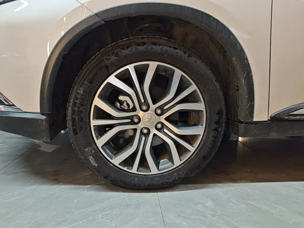 Mitsubishi Outlander — миниатюра 23
