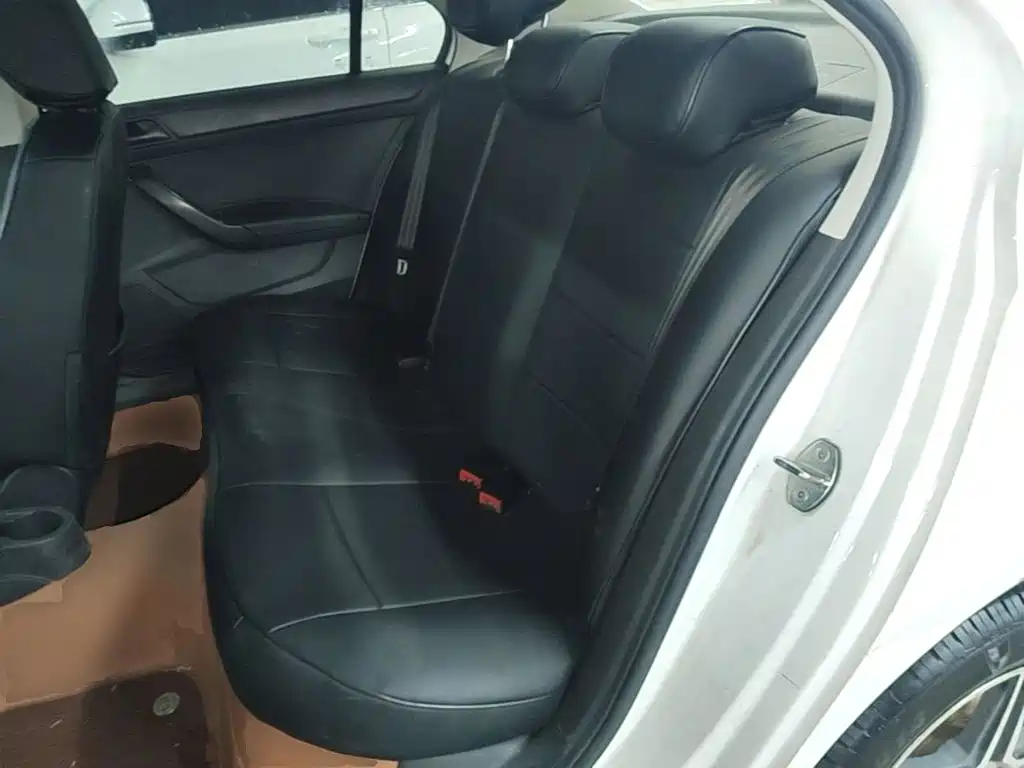 Volkswagen Santana — миниатюра 17