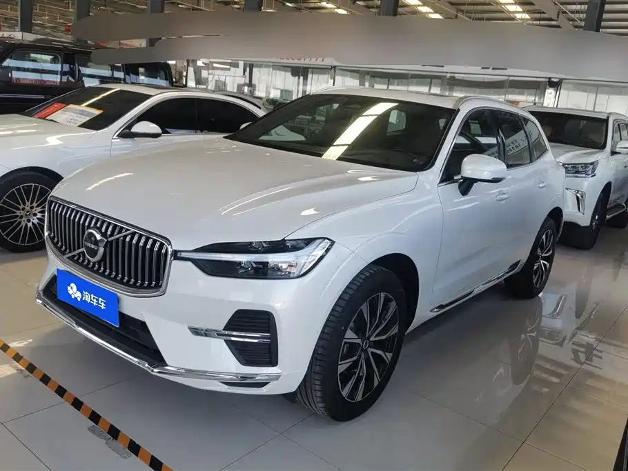 Volvo XC60 2024 B5 4WD Smart Vision Luxury Edition