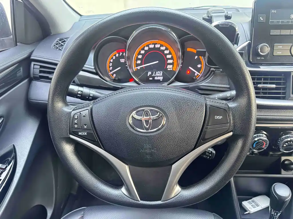 Toyota Yaris L — миниатюра 11
