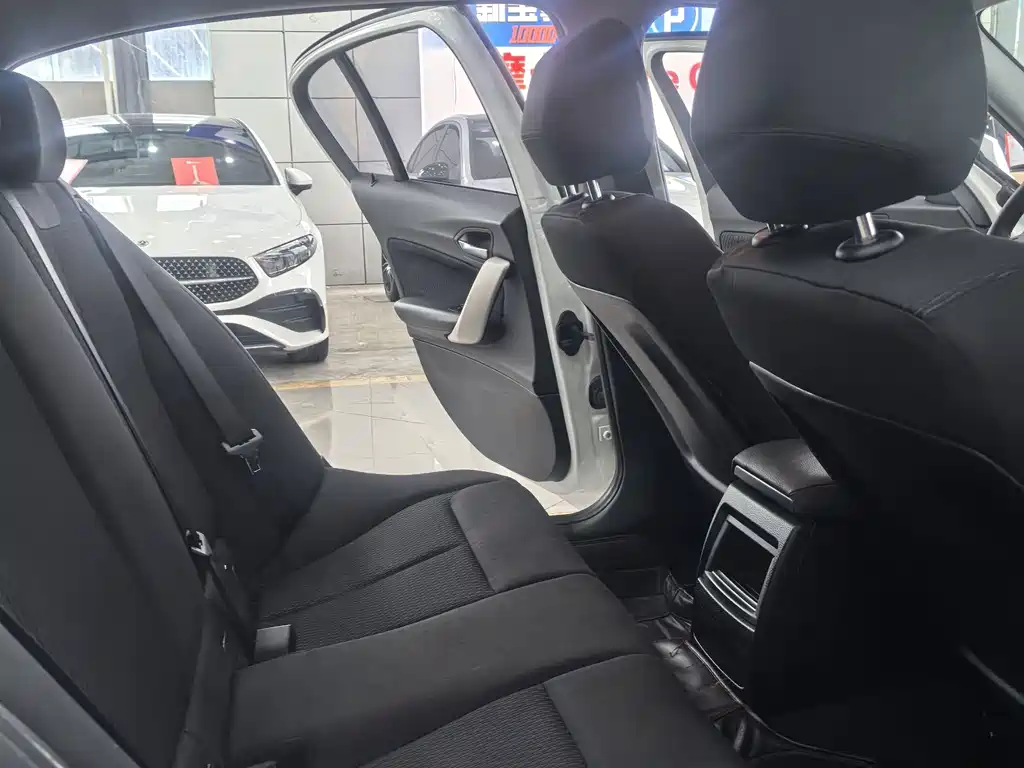 BMW 1 Series (Import) — миниатюра 13