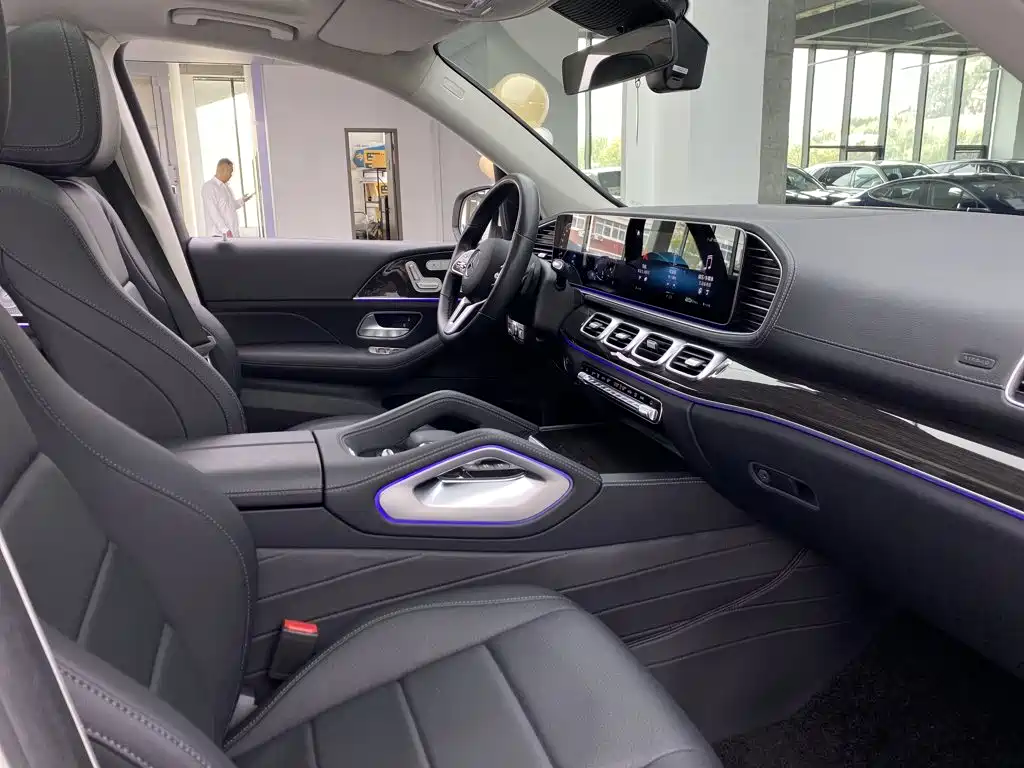 Mercedes-Benz GLE (Import) — миниатюра 20