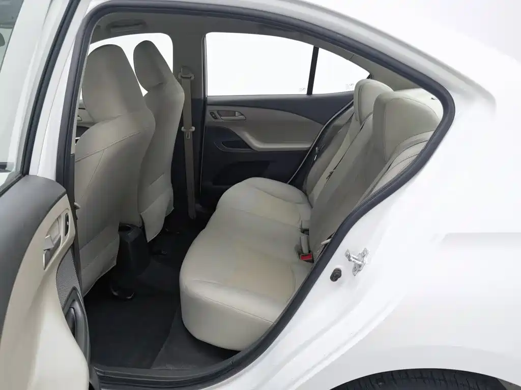 Chevrolet Sail — миниатюра 15