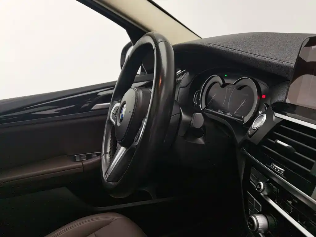 BMW X3 — миниатюра 22