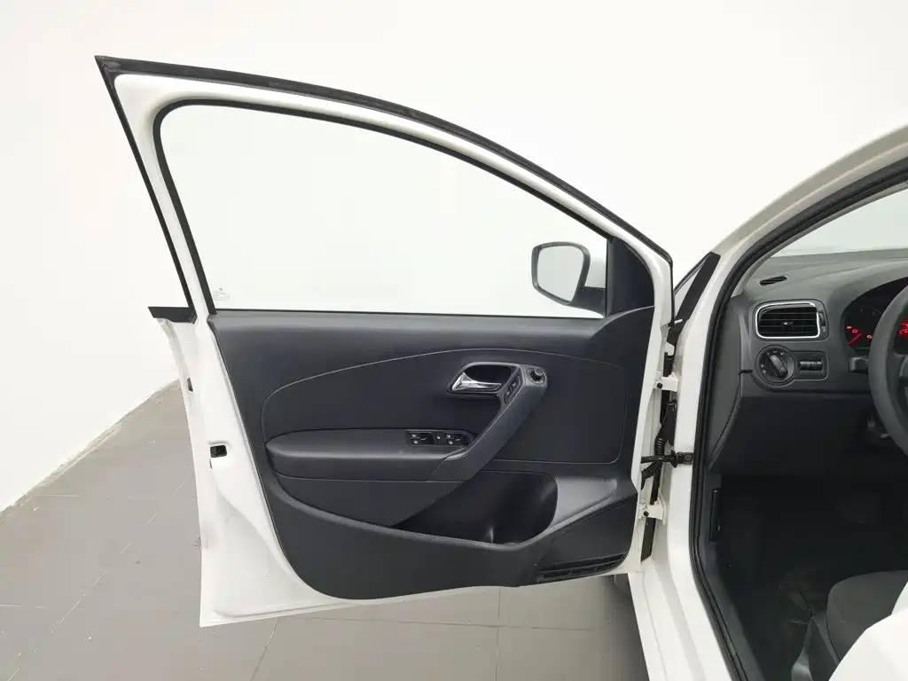 Volkswagen Polo — миниатюра 8