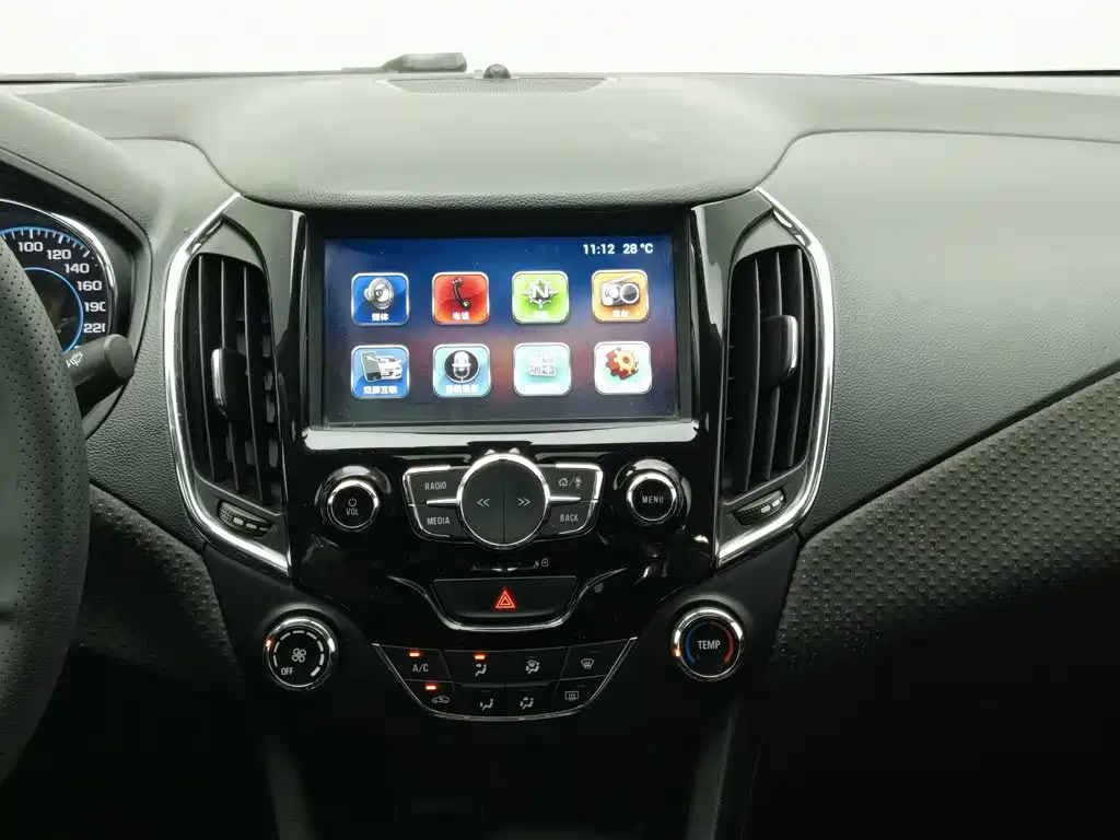Chevrolet Cruze — миниатюра 12