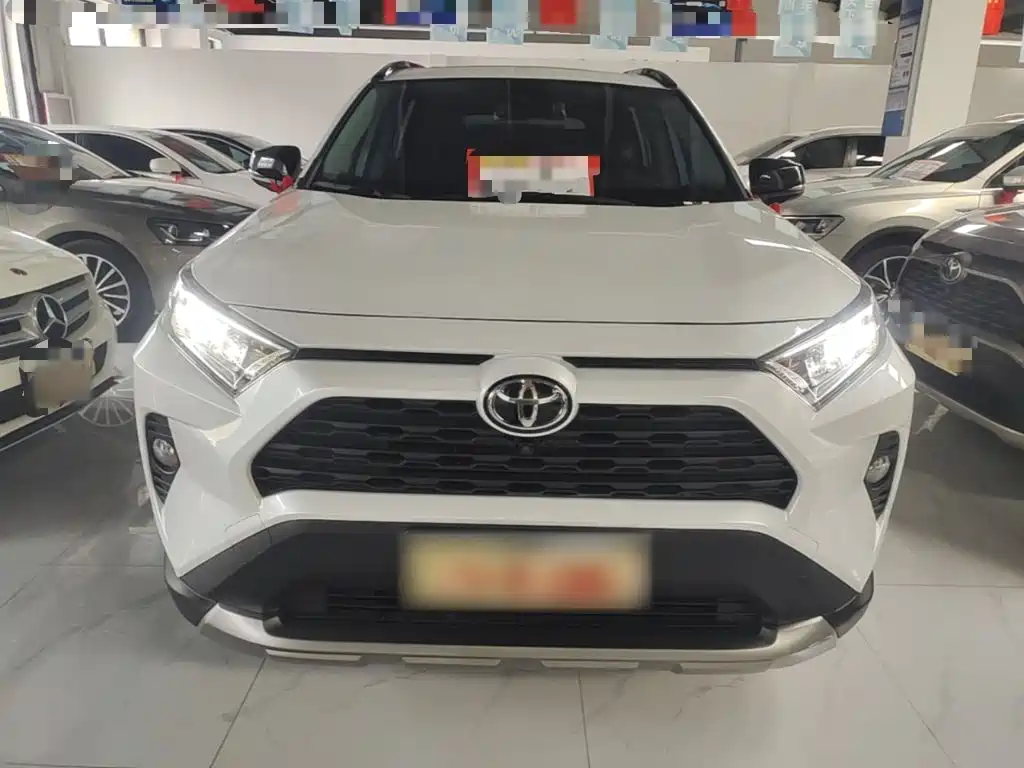 Toyota RAV4 — миниатюра 3