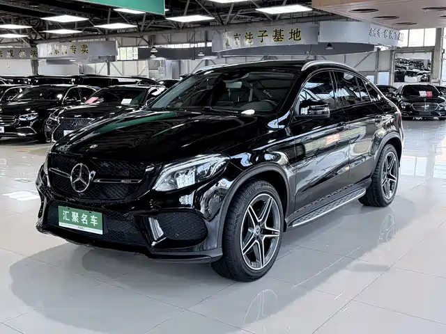 Mercedes-Benz GLE — фото 1
