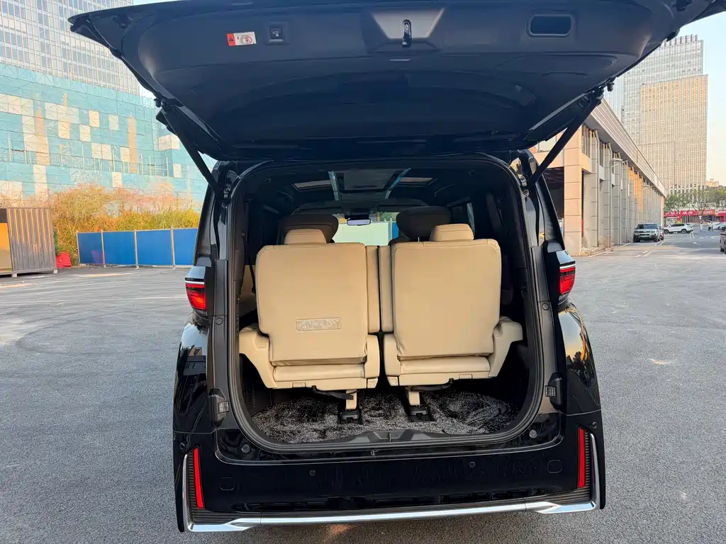 Toyota Vellfire — миниатюра 14