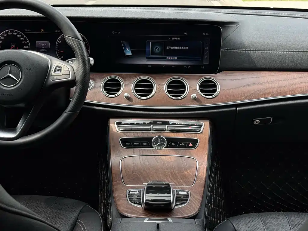 Mercedes-Benz E-Class — миниатюра 19