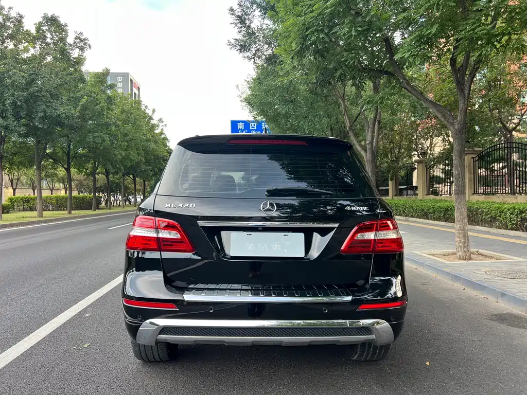 Mercedes-Benz M-Class — миниатюра 13