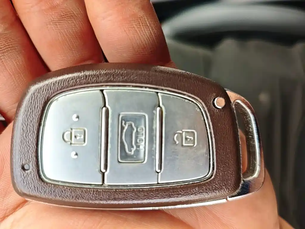 Hyundai Elantra — миниатюра 9