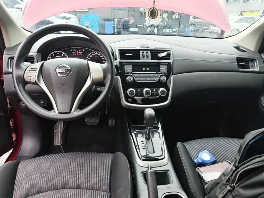 Nissan Tiida — миниатюра 10