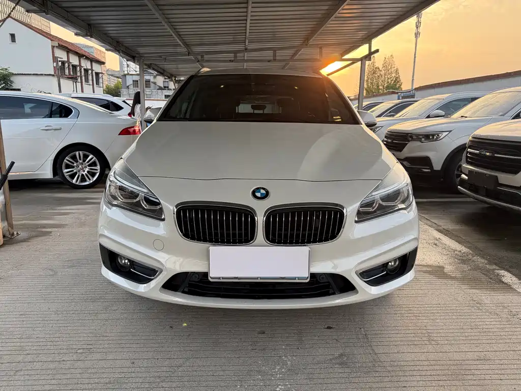 BMW 2 Series Active Tourer — миниатюра 2
