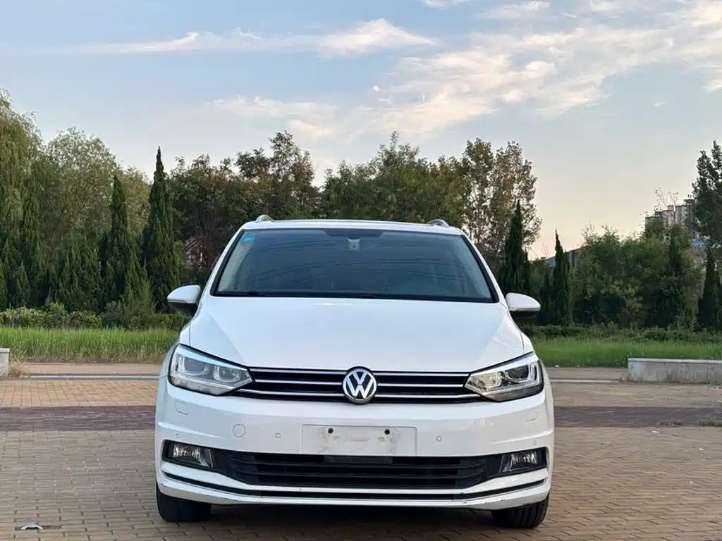 Volkswagen Touran — миниатюра 2