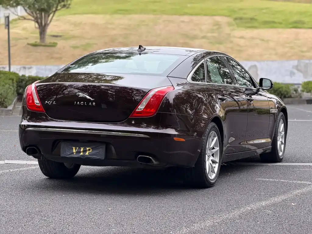 Jaguar XJ — миниатюра 9