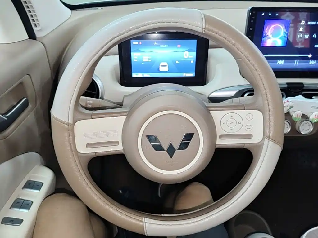 Wuling MINIEV — миниатюра 11