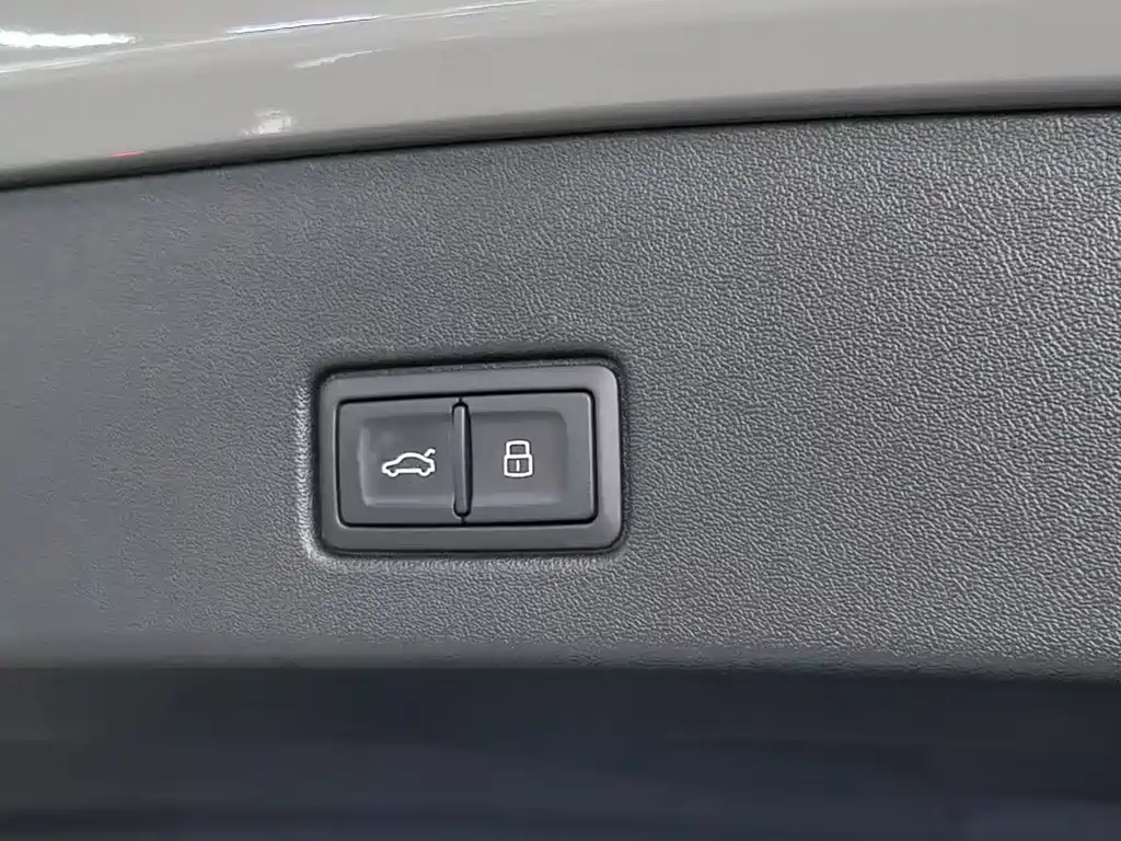 Audi Q4 e-tron — миниатюра 22